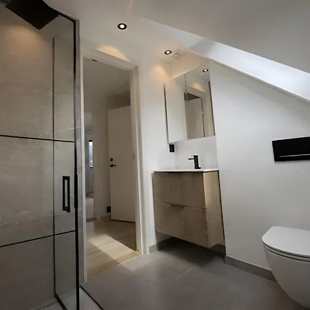 Free Parking - Bright 3br Appartement