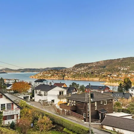 Free Parking - Bright 3br Appartement *